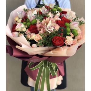 Сборный букет хризантемы с орхидеями и розами R1127